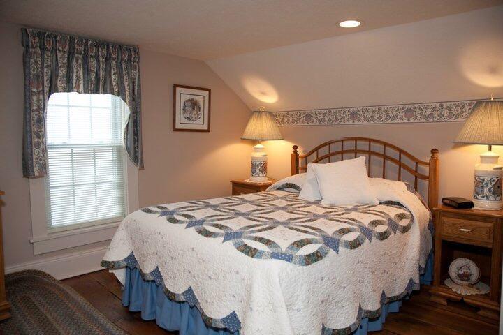 Grapevine House Hotel Winesburg Bilik gambar